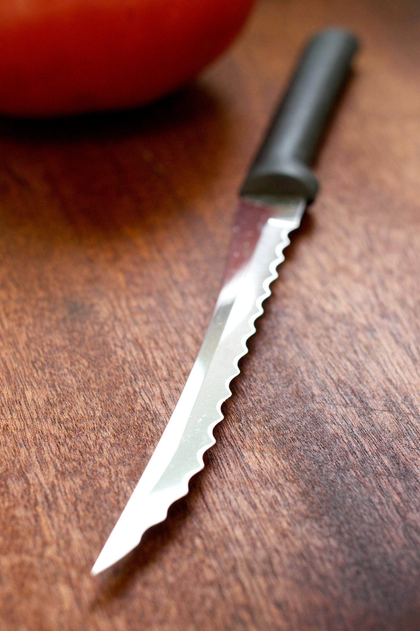 The Perfect Tomato Slicing Knife