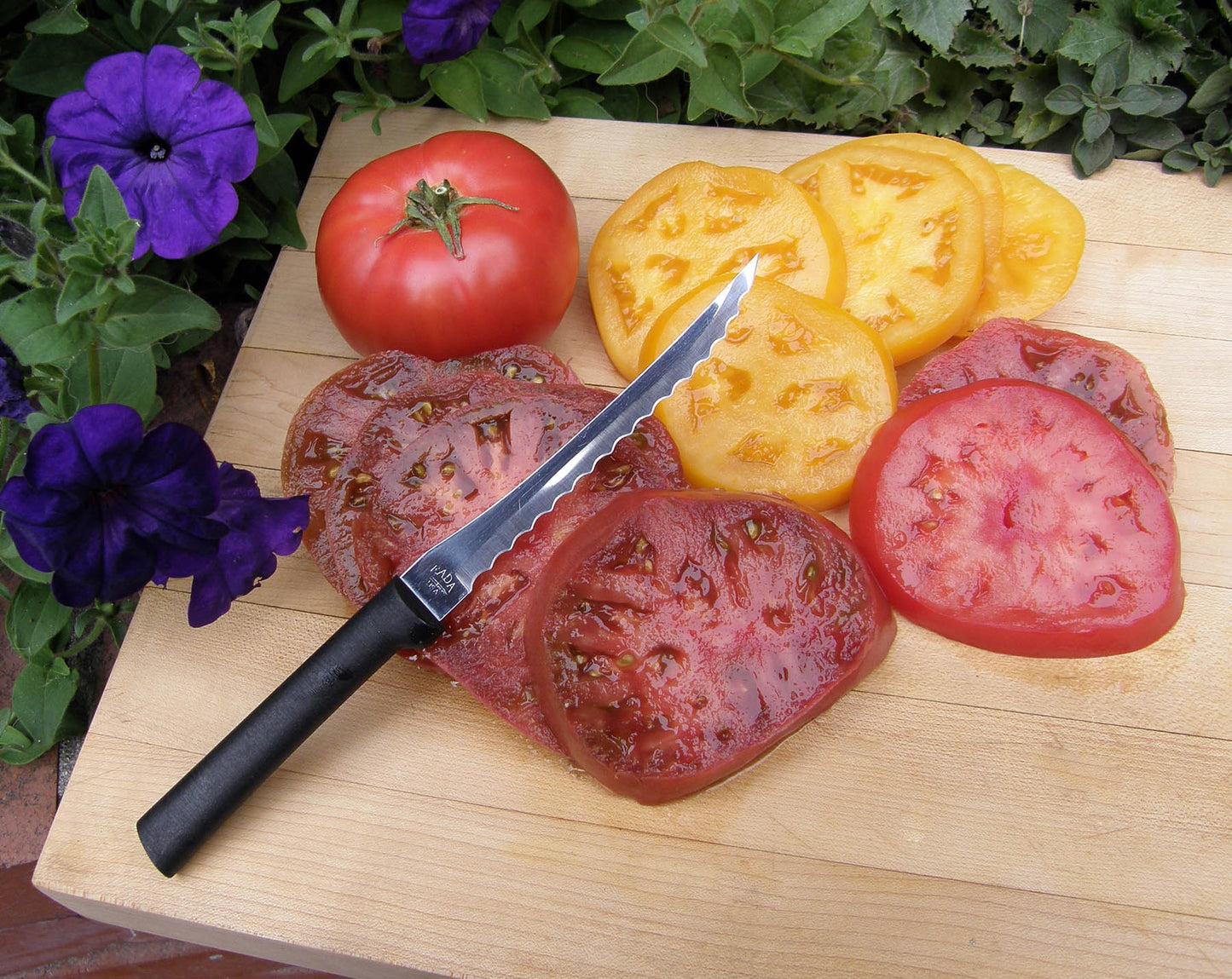 The Perfect Tomato Slicing Knife