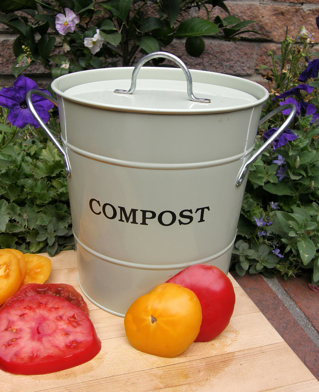 The 2-in-1 Kitchen Compost Pail – Renee's Garden