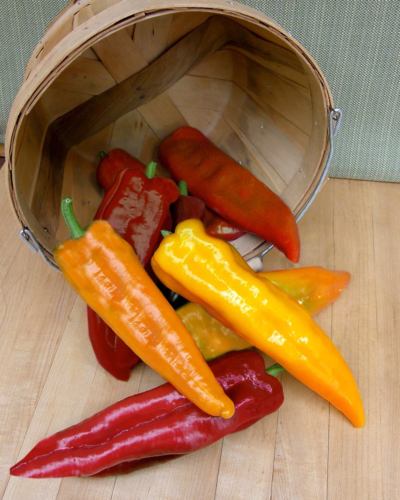 Peppers Sweet - Sunset Mix - Heirloom Italian Sweet Peppers