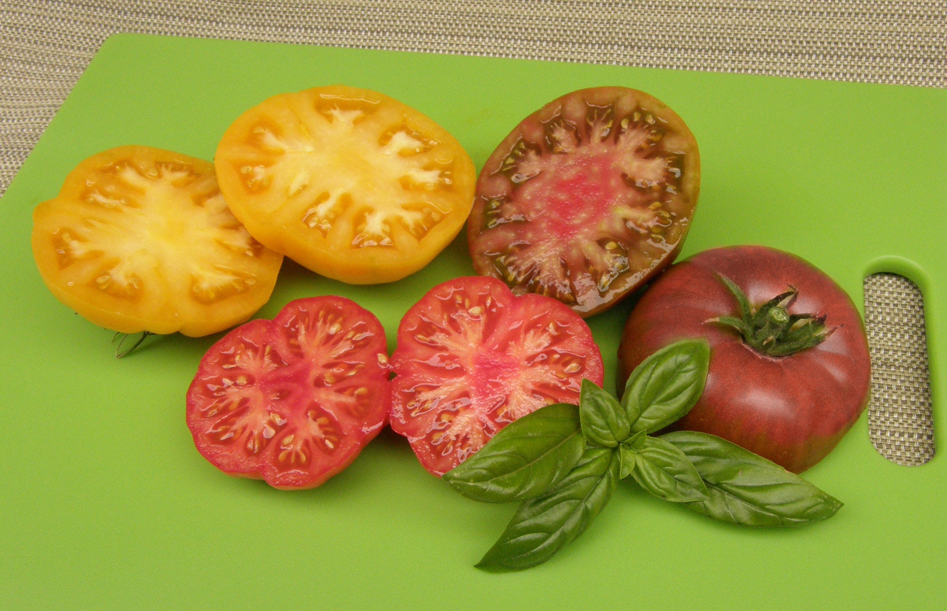 Renee's Garden Summer Feast Heirloom Tomatoes - Thumbnail 4