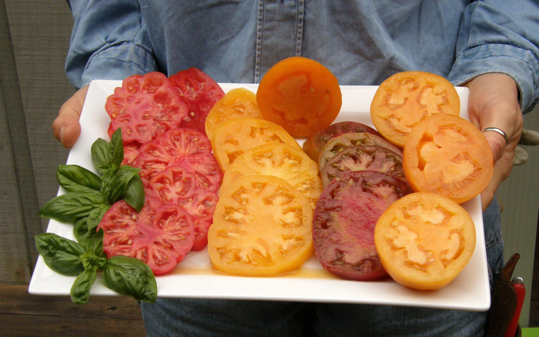 Renee's Garden Summer Feast Heirloom Tomatoes - Thumbnail 3
